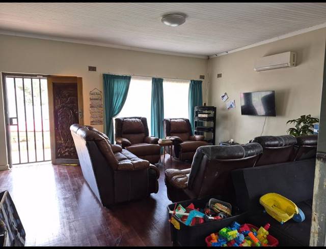 3 BEDROOM HOUSE FOR SALE IN BRENTHURST